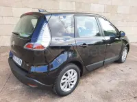 Usado Renault Scénic III Dynamique 110 CV (80 kW) 2013 Negro Monovolumen