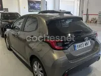 Usado Toyota Yaris Hybrid Style 116 CV (85 kW) 2024 Marrón Berlina