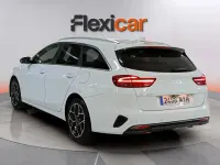 Usado Kia Ceed Style 101 HP (74 kW) 2025 Branco Citadino