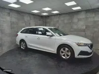 Usado Skoda Octavia 110 CV (80 kW) 2021 Blanco Familiar