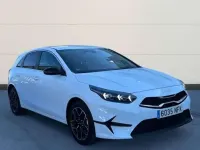 Usado Kia Ceed Style 101 CV (74 kW) 2025 Blanco Utilitario