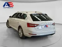 Usado Skoda Superb Style 218 CV (160 kW) 2021 Blanco Familiar