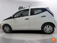 Usado Toyota Aygo X-cite 69 CV (50 kW) 2016 Blanco Utilitario