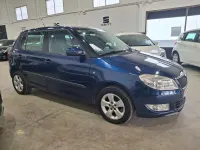 Usado Skoda Fabia Style 90 CV (66 kW) 2012 Azul Berlina