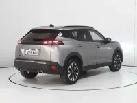 Usado Peugeot 2008 Allure 130 CV (95 kW) 2024 Gris SUV