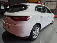 Usado Renault Mégane Business 95 CV (69 kW) 2019 Blanco Berlina