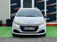 Usado Peugeot 208 Allure 82 CV (60 kW) 2017 Blanco Utilitario