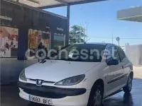 Usado Peugeot 206 60 CV (44 kW) 2001 Blanco Berlina