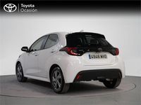 Usado Toyota Yaris Hybrid Active 116 CV (85 kW) 2024 Blanco classic
