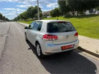 Usado VW Golf VII Advance 105 CV (77 kW) 2012 Gris / plata Berlina