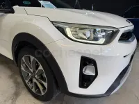 Usado Kia Stonic 120 CV (88 kW) 2018 Blanco SUV