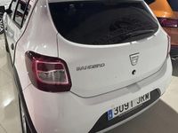 Używany Dacia Sandero Expression 90 KM (66 kW) 2016 Biały SUV