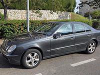 Usado Mercedes E270 Elegance 177 CV (130 kW) 2005 Gris / plata Berlina