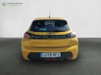 Usado Peugeot 208 Active 100 CV (73 kW) 2023 Amarillo Utilitario