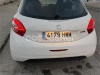 Usado Peugeot 208 Active 68 CV (50 kW) 2014 Blanco Utilitario