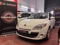 Usado Renault Mégane Dynamique 110 CV (80 kW) 2011 Blanco Berlina