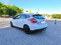 Usado Ford Focus 95 CV (69 kW) 2011 Blanco Berlina