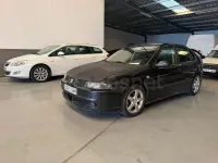 Usado Seat Leon 110 CV (80 kW) 2004 Negro Utilitario