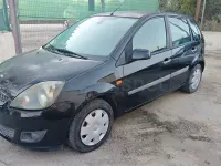 Usado Ford Fiesta Ambiente 68 CV (50 kW) 2006 Azul Utilitario