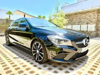 Usado Mercedes CLA220 Shooting Brake 177 CV (130 kW) 2015 Negro Familiar