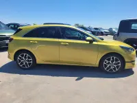 Usado Kia Ceed 100 CV (73 kW) 2022 Amarillo Utilitario