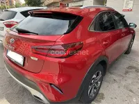 Usado Kia XCeed 136 CV (100 kW) 2021 Granate SUV