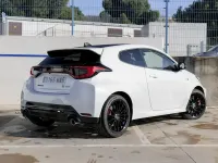 Usado Toyota Yaris 280 CV (205 kW) 2024 Blanco Berlina