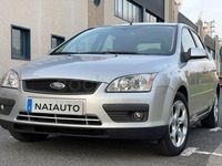 Usado Ford Focus Trend 115 CV (84 kW) 2007 Gris / plata Berlina