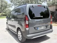 Usado Peugeot Partner Tepee Outdoor 120 CV (88 kW) 2016 Gris / plata Monovolumen