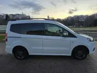Usado Ford Tourneo Titanium 101 CV (74 kW) 2021 Blanco Van