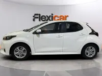 Usado Toyota Yaris Hybrid Active 116 CV (85 kW) 2025 Blanco Berlina