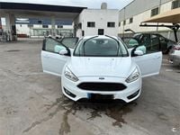 Begagnad Ford Focus Trend 95 HK (69 kW) 2015 Vit Sedan
