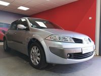 Usado Renault Mégane II Dynamique 105 CV (77 kW) 2007 Gris / plata Berlina