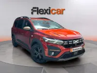 Usado Dacia Jogger Expression 110 CV (80 kW) 2023 Granate Monovolumen