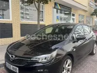 Usado Opel Astra GS Line 105 CV (77 kW) 2020 Negro Berlina
