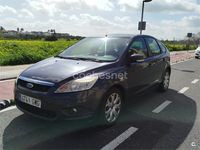 Usado Ford Focus Trend 90 CV (66 kW) 2010 Gris / plata Berlina