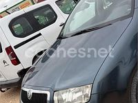 Usado Skoda Fabia Comfort 75 HP (55 kW) 2004 Cinzento Sedan