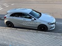 Usado Mercedes A180 122 CV (89 kW) 2016 Gris / plata Berlina