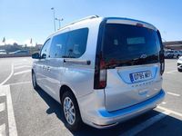 Usado Ford Tourneo Connect Titanium 114 CV (83 kW) 2023 Gris / plata Monovolumen