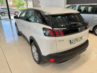 Usado Peugeot 3008 Active 130 CV (95 kW) 2022 Blanco SUV