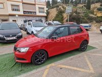 Usado Skoda Fabia Active 75 CV (55 kW) 2015 Granate Utilitario