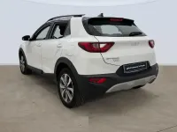 Usado Kia Stonic 101 CV (74 kW) 2021 Negro SUV