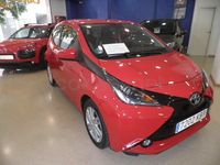 Usado Toyota Aygo X-cite 69 CV (50 kW) 2017 Rojo Utilitario