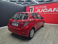 Usado Toyota Yaris Active 90 CV (66 kW) 2012 Rojo Utilitario