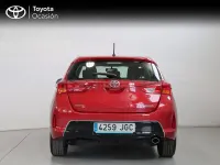 Usado Toyota Auris Active 132 CV (97 kW) 2015 Rojo Berlina