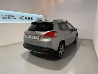 Usado Peugeot 2008 Allure 100 CV (73 kW) 2015 Gris / plata SUV