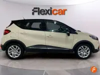 Usado Renault Captur Intens 120 CV (88 kW) 2015 Beige SUV