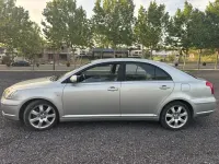 Usado Toyota Avensis Executive 147 CV (108 kW) 2005 Beige Berlina