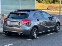 Usado Mercedes A180 109 CV (80 kW) 2016 Gris / plata Berlina