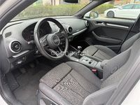 Usado Audi A3 S-Line 116 CV (85 kW) 2018 Blanco Berlina
